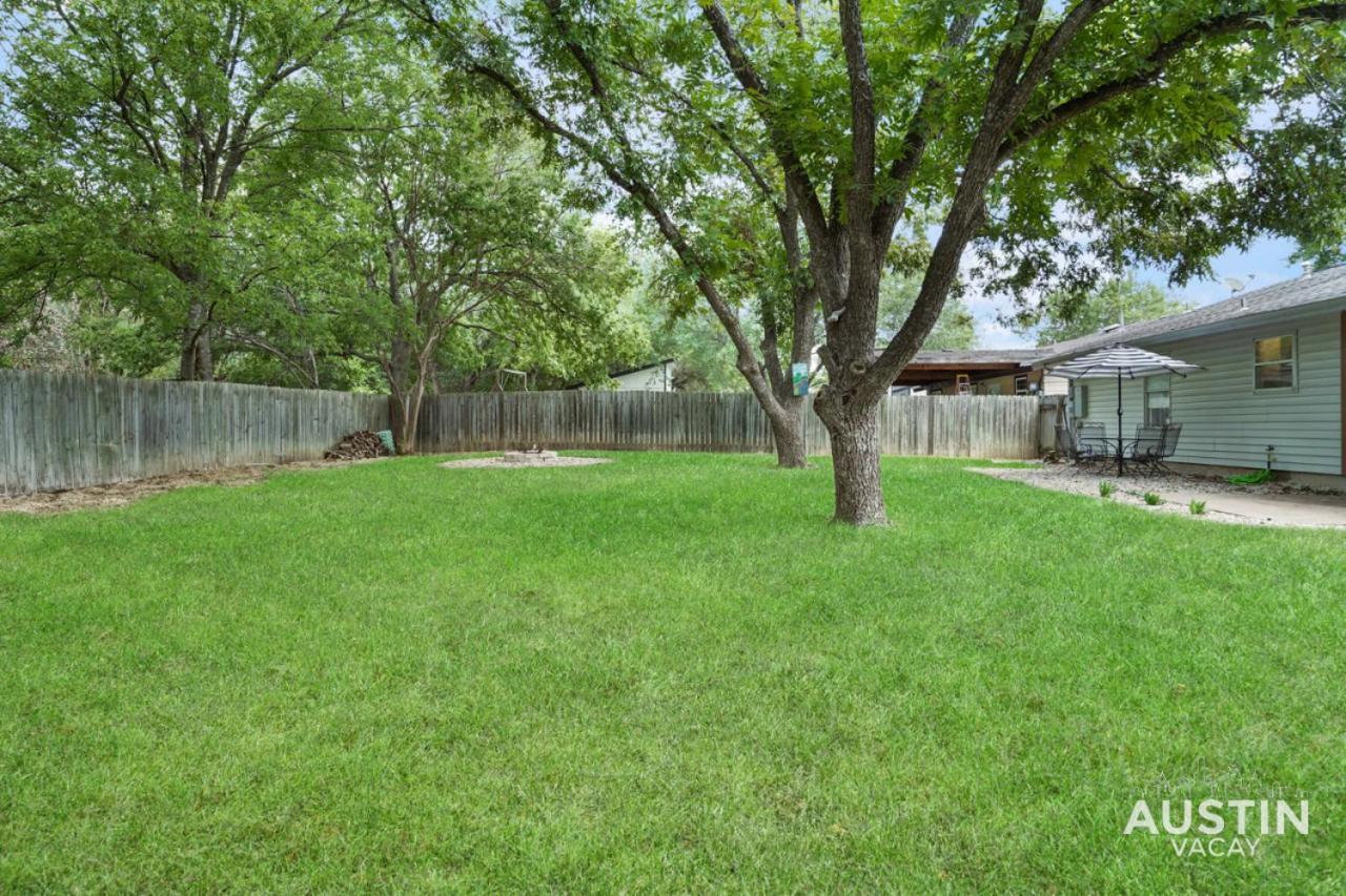 12 Min To Airport Spacious Backyard And Fire Pit Villa Austin Exterior photo